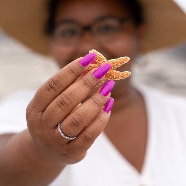 Dip Powder Nails vs. Gel Polish – What’s Better?